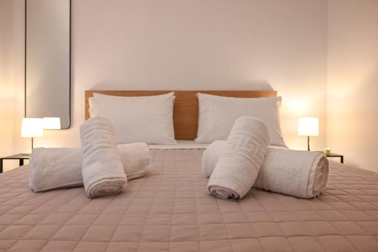 Apartment with 2 rooms for 5 persons in Athens