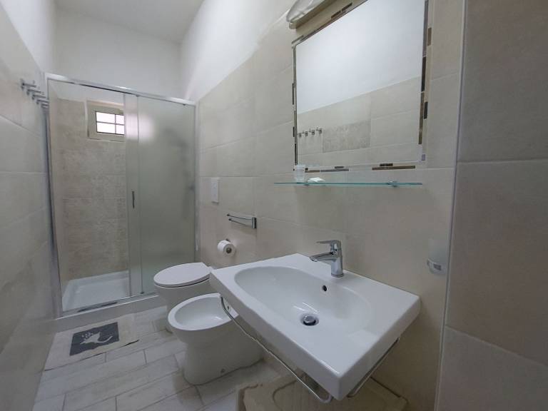 Brandneue Wohnung in Villa mit Schwimmbad — photo 5