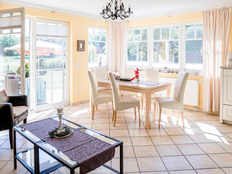 Ferienwohnung mit Hund in Prerow, Ostseebad Prerow - Ferienwohnung Buchentraum 1/4 f&uuml;r max. 4 Personen