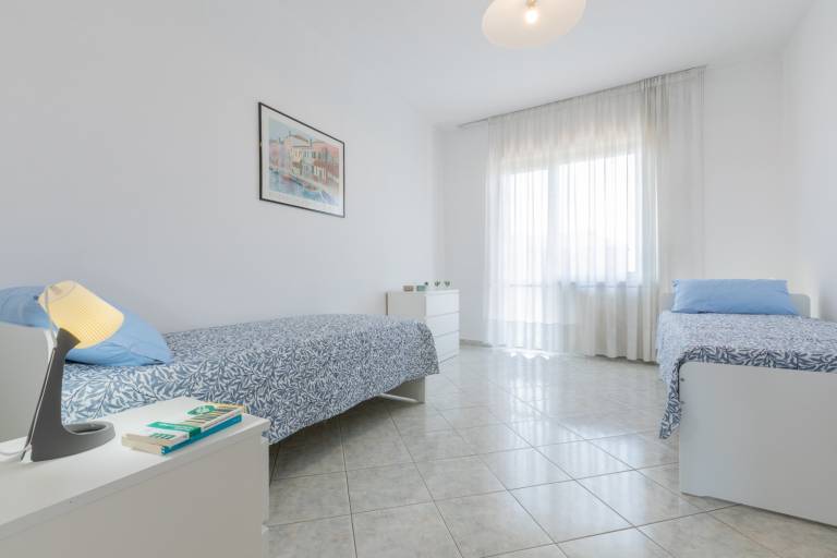 Apartment with 2 rooms for 4 persons — photo 4