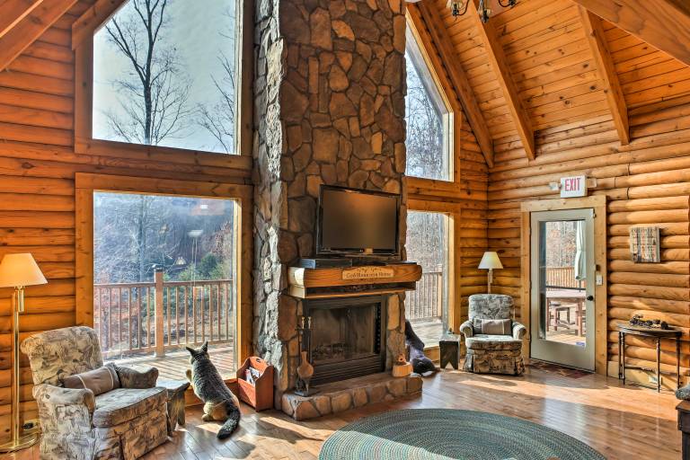 Underwood Home w/ 40 Acres: Fire Pit, Private Lake — photo 5