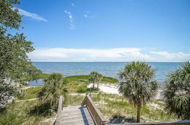 House Lanark Village