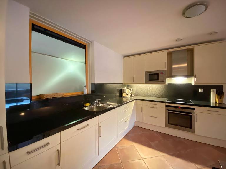 Child-friendly rental apartment with jacuzzi | Close to the beach | Pet-friendly — photo 3