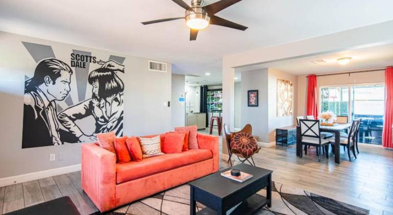 Minutes to Old Town & Stadium, Pool, Sauna, Gazebo, Hot Tub, Fire Pit, Sleeps 14 — photo 4