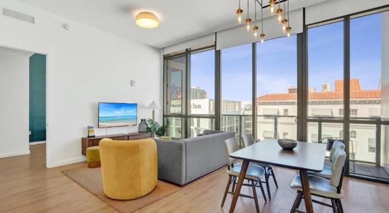 Vacation home | Near Miami Beach Botanical Garden | Pets allowed in Miami Beach, FL