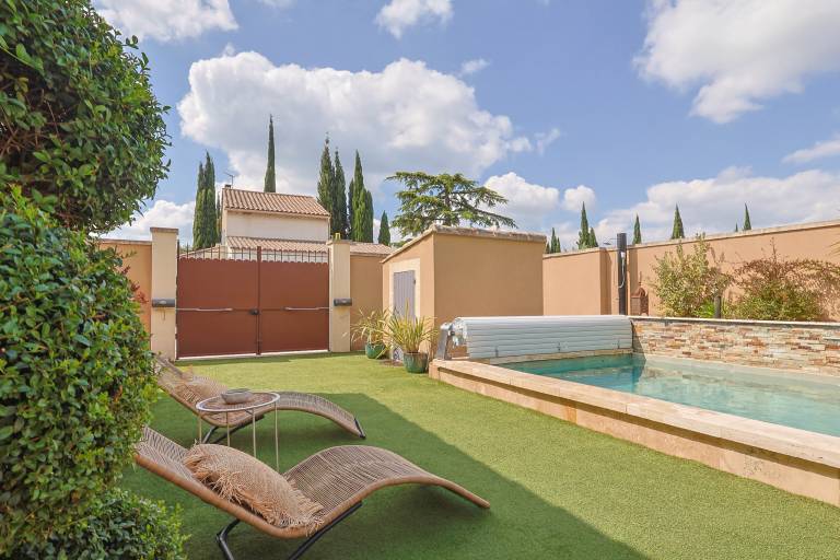 Vacation home with pool, grill & yard | Dogs allowed — photo 4
