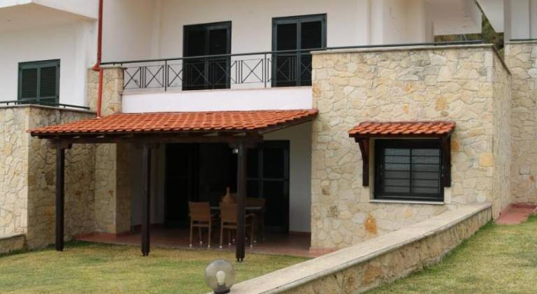 Villa with garden, BBQ & patio in Sithonia