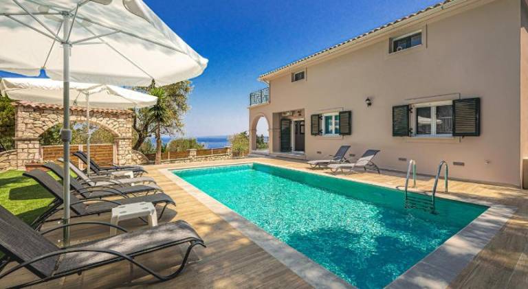 Villa with terrace, private pool & barbecue | Suitable for remote work — photo 3
