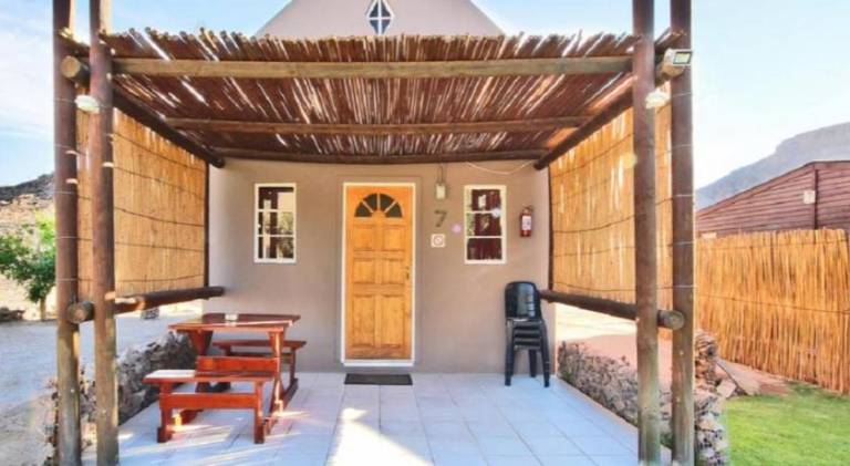Lodge with pool, grill & yard — photo 3
