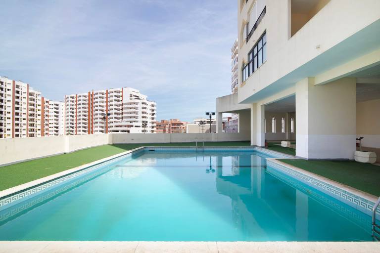 Family-friendly charming apartment with pool, barbeque & fast internet | City view | Next to the beach | Suitable for remote work | Pets allowed — photo 2