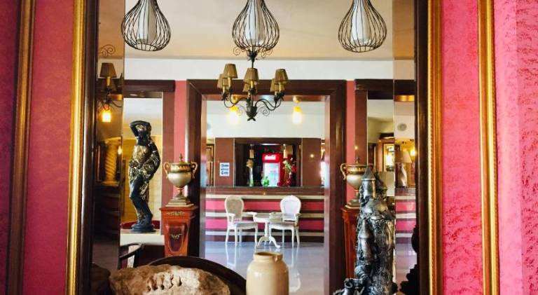 Hotel Les Ambassadeurs