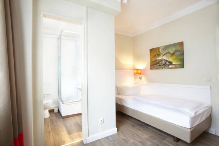 Basic Hotel Ostseehalle — photo 4