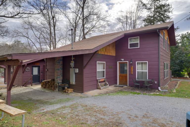 Relax Fireside: Cozy Retreat < 10 Mi to Dollywood — photo 4