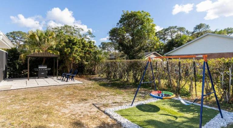 Charming vacation home with pool | Dogs allowed — photo 5