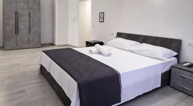 Rental apartment with patio in Novara