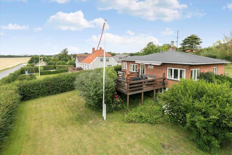 Fully equipped vacation home with patio | Dogs allowed in Stege