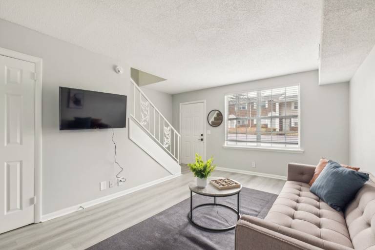 Apartment  Woodland Hills