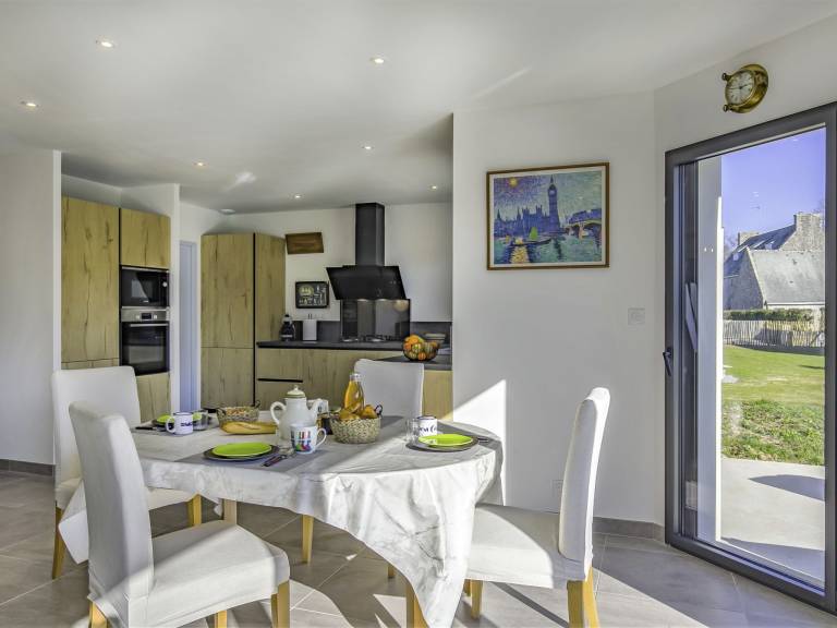 Fully equipped wonderful vacation home with yard, barbecue & terrace | Beach nearby | Pets are welcome — photo 4