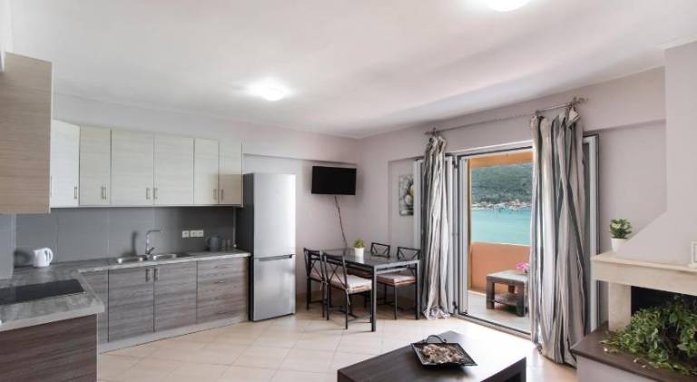 Holiday apartment with patio — photo 2