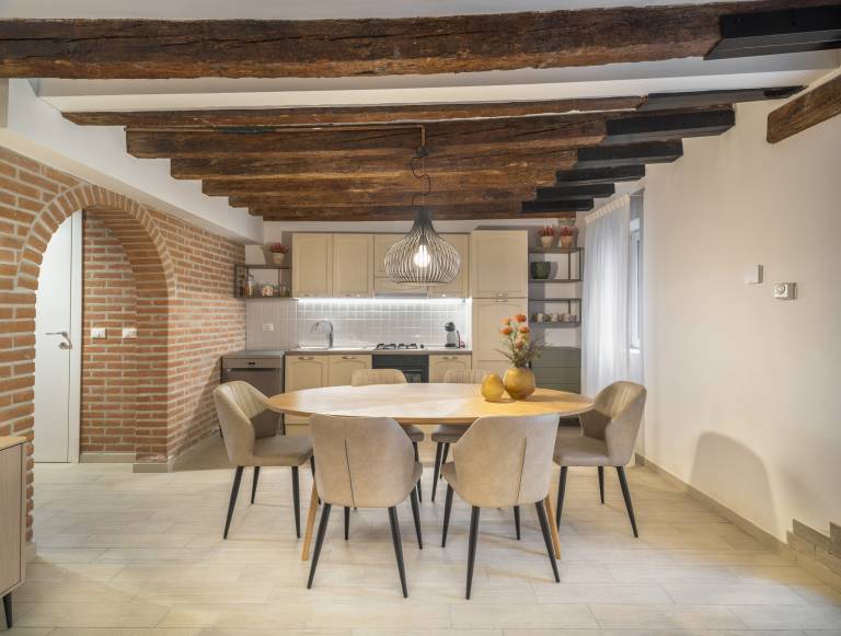 Fully equipped ample holiday apartment with yard | Near Piazza San Marco | Dogs allowed — photo 5