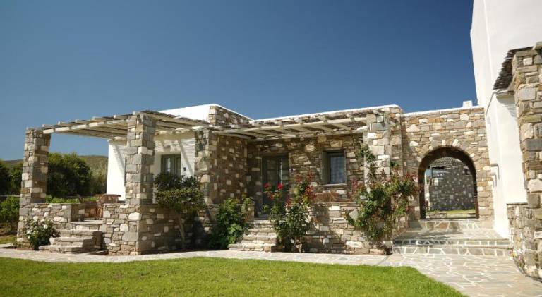 Family-friendly beautiful serviced apartment with garden, terrace & pool | Dogs allowed — photo 4