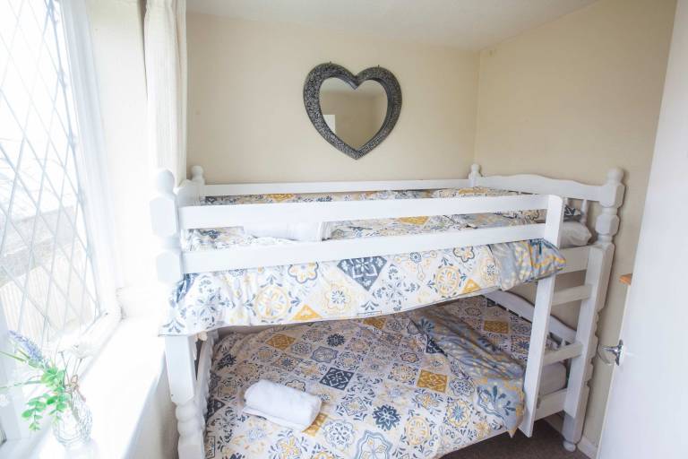 Family-oriented vacation home with fast internet & private pool | Pet-friendly — photo 5