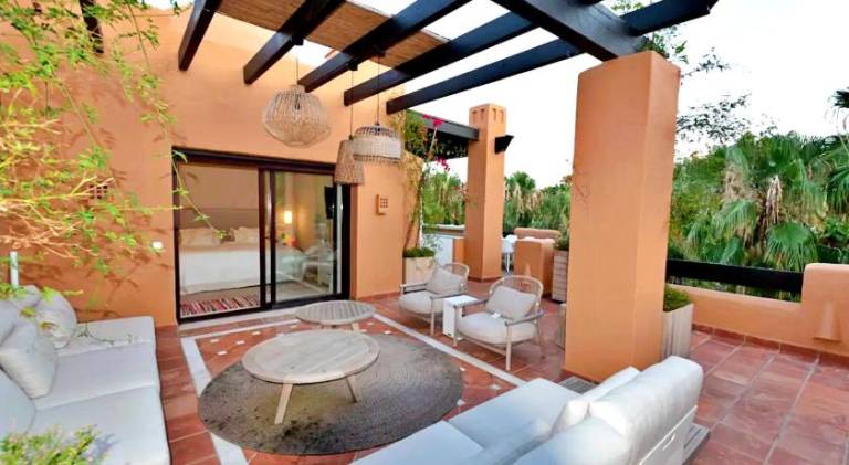 Luxury 4 BD Penthouse with Private Pool by Hostlovers — photo 4