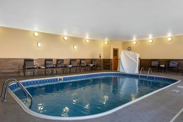 AmericInn by Wyndham St. Cloud MN Shopping Area — photo 5