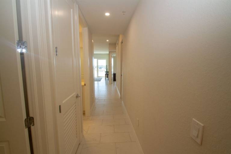 Lovely condo with barbecue, jacuzzi & private pool | Water view | Dogs allowed — photo 3