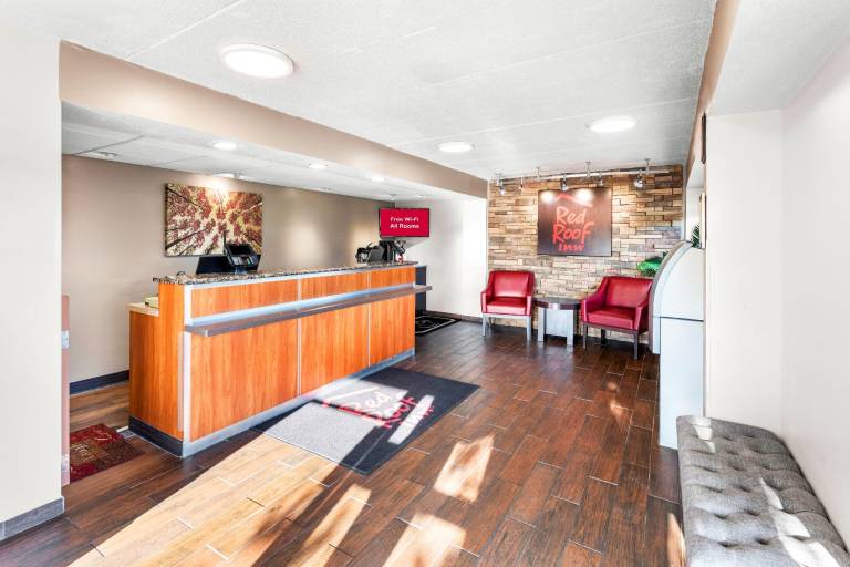 Red Roof Inn Indianapolis North - College Park — photo 5