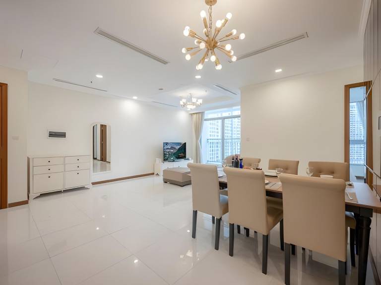 LANDMARK PLUS RESIDENCES LUXURY SUITE — photo 3