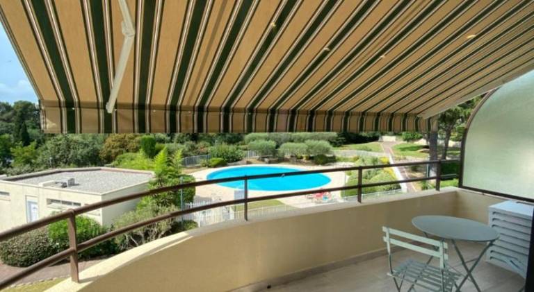 Rental apartment with pool in Biot