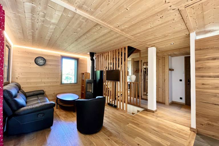 Chalet with yard & terrace — photo 3
