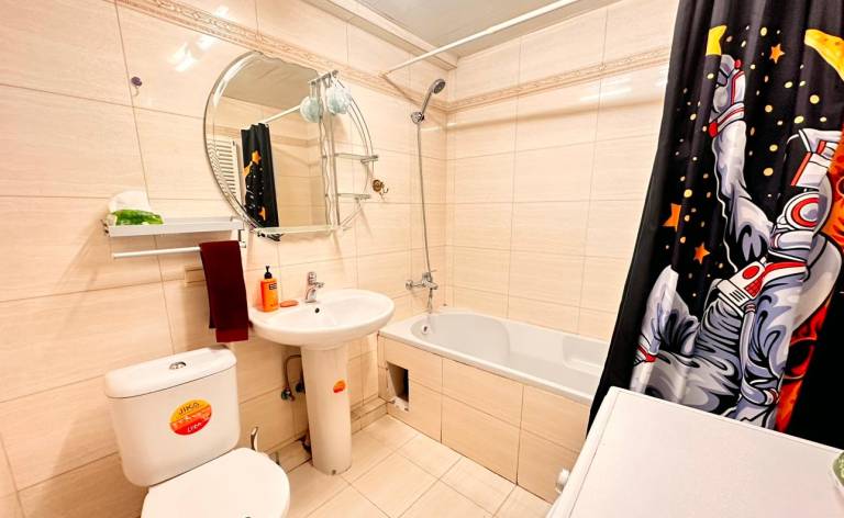 House with jacuzzi — photo 2