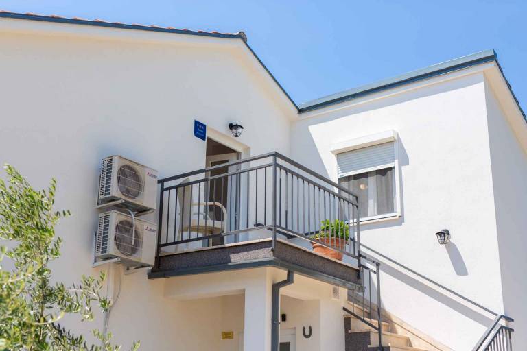 Apartment with grill — photo 4