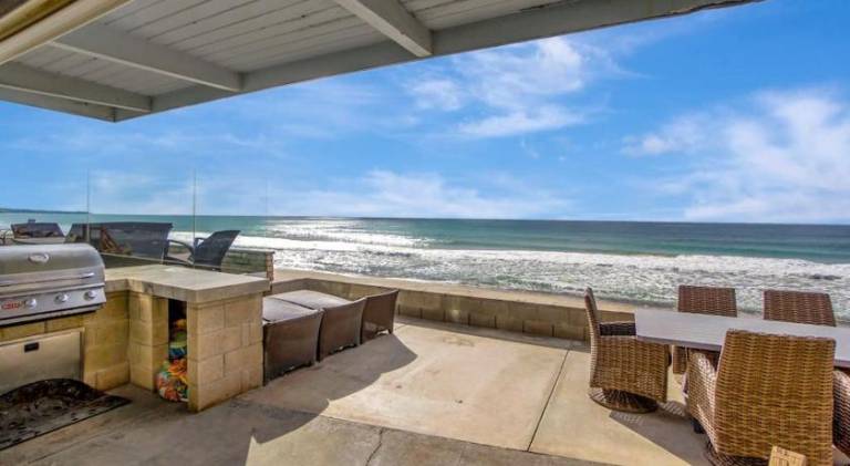 ON THE SAND! Private Beach! OCEAN FRONT HOT TUB! — photo 5