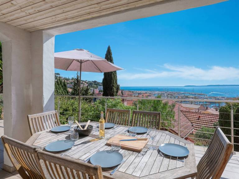 Superb villa with sea view, air conditioning, close to beach, parking, pets allowed — photo 3