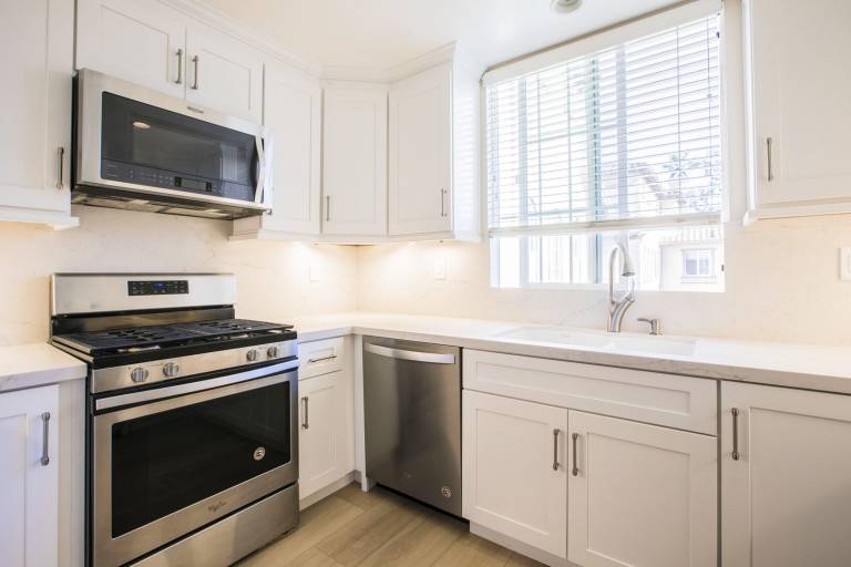 Condo with terrace — photo 4