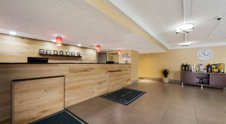 Wingate by Wyndham Lincoln Airport East I-80 — photo 3