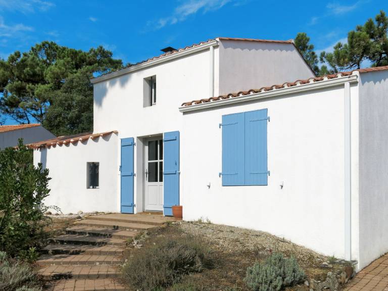 Fully equipped charming vacation home with garden & patio | Next to the beach | Pets allowed — photo 2
