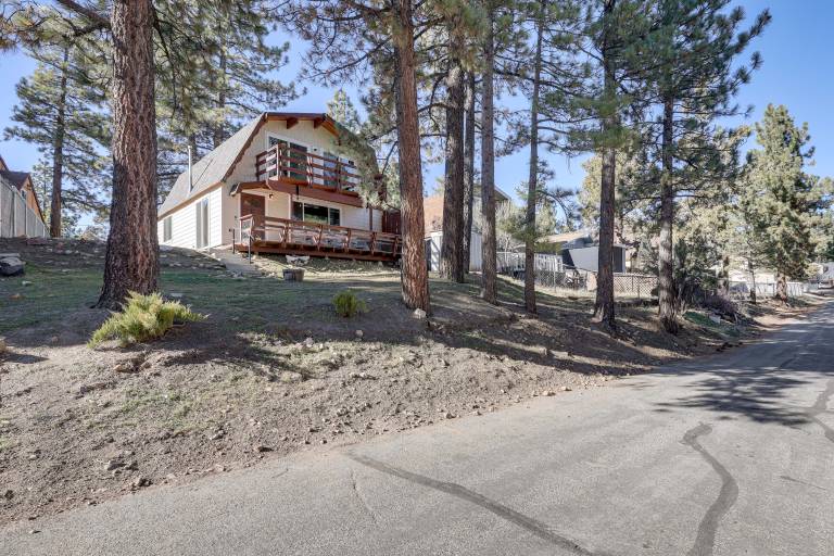 Ski, Hike & Unwind: Big Bear Gem 3 Mi to Slopes! — photo 4