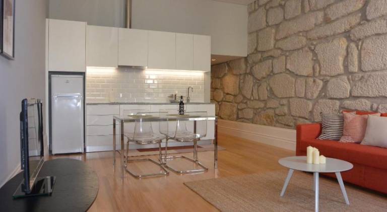 Apartment with patio in Porto