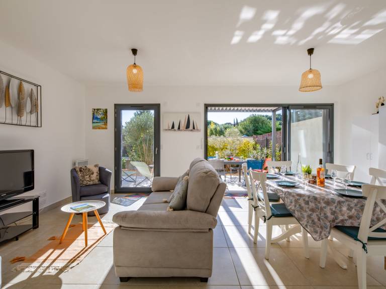 Family-friendly nice vacation home with yard & terrace | Pet-friendly — photo 2