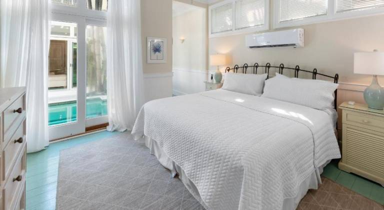 Beautiful vacation home with pool | Close to Southernmost Point | Pets allowed — photo 2