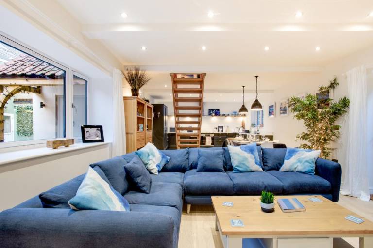 Fully equipped beautiful cottage with yard | Close to the beach | Pet-friendly — photo 4
