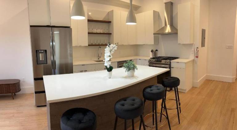 Holiday apartment | Dogs allowed in Jersey City, NJ