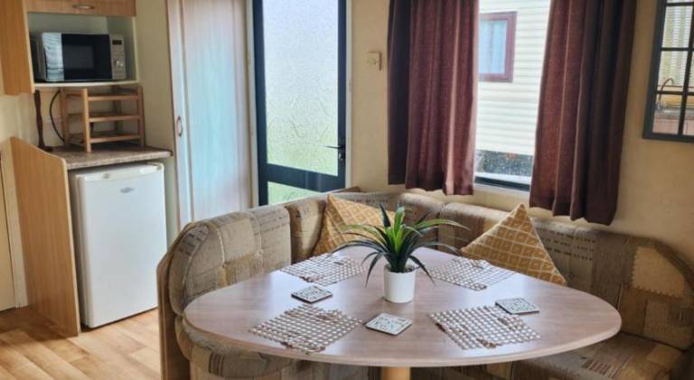 Promenade 3mins fantasy island on the beach min 3 nights 6 berth — photo 3