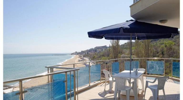 Lovely rental apartment with patio | Close to the beach | Dogs allowed — photo 4