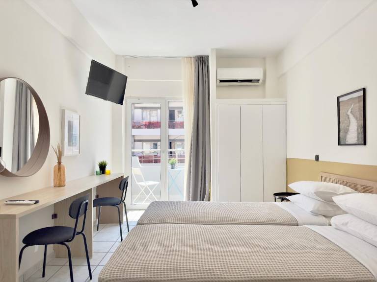 Apartment with terrace — photo 3