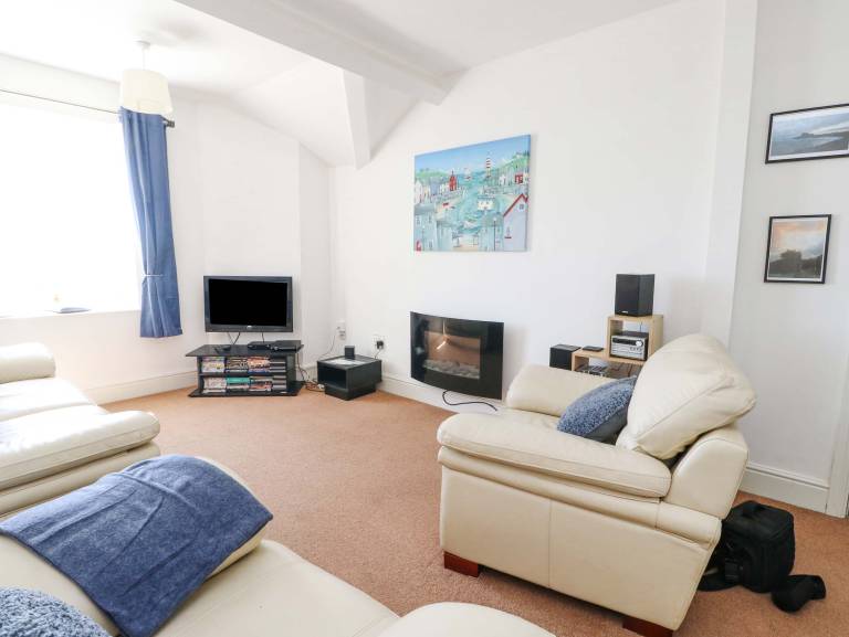 Family-friendly beautiful cottage with garden & pool | Beach view | Next to the beach | Pets are welcome — photo 3